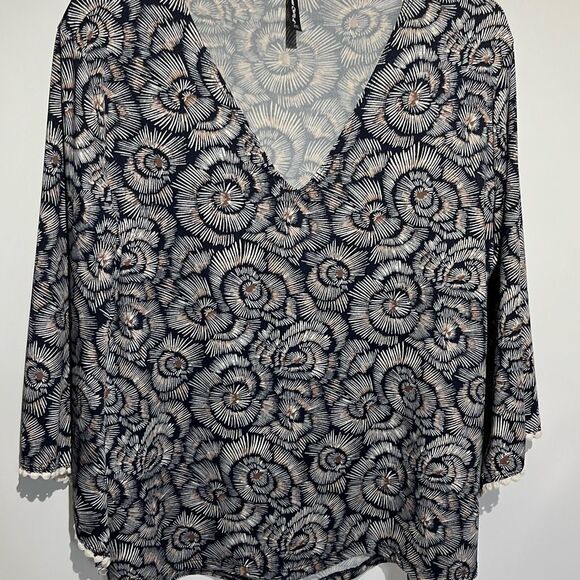 Sweet Clarity Women's Multicolor Floral V-Neck Batwing Sleeve Blouse Size XL - Picture 2 of 11